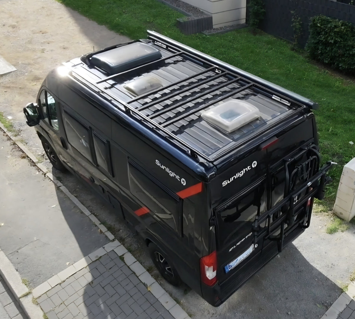 Fiat Ducato (2006-) Roof Rack – Modularer Aluminium-Dachträger für Camper mit Thule Omnistor